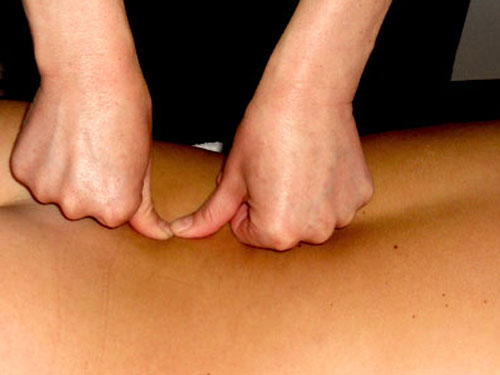 Massage in Praxis für Physiotherapie